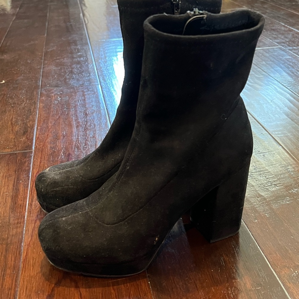 Urban outfitters black suede boots